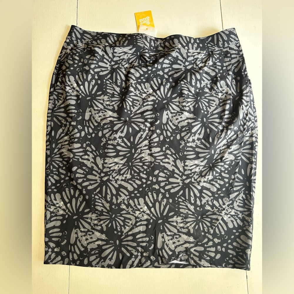 NWT Rip Skirt XXL.